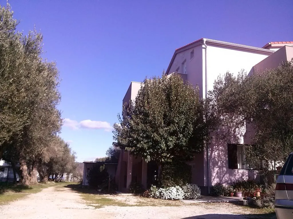 Apartments Maslina Sukosan